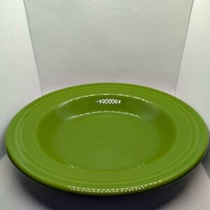 Fiestaware post 86 retired color Shamrock, Classic Rim 9 Inch Soup Bowl 13 OZ